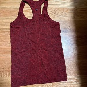 Lululemon tank top